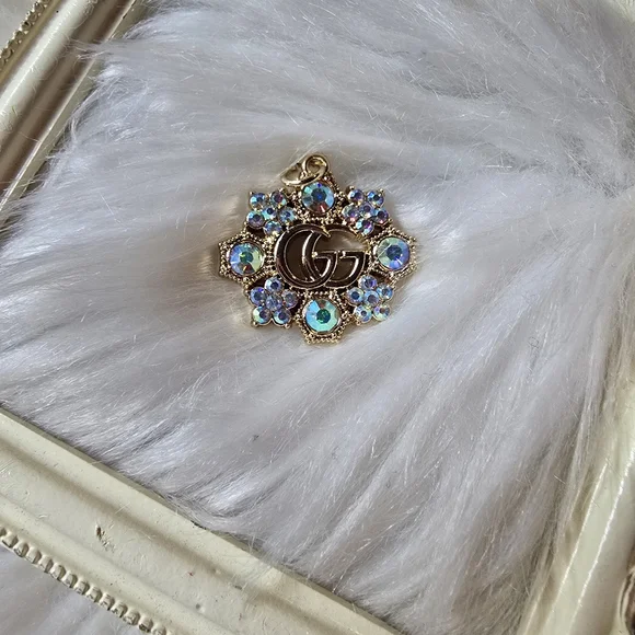 Euc Gucci Charm Pull Multi Colored Gems - Picture 2 of 3